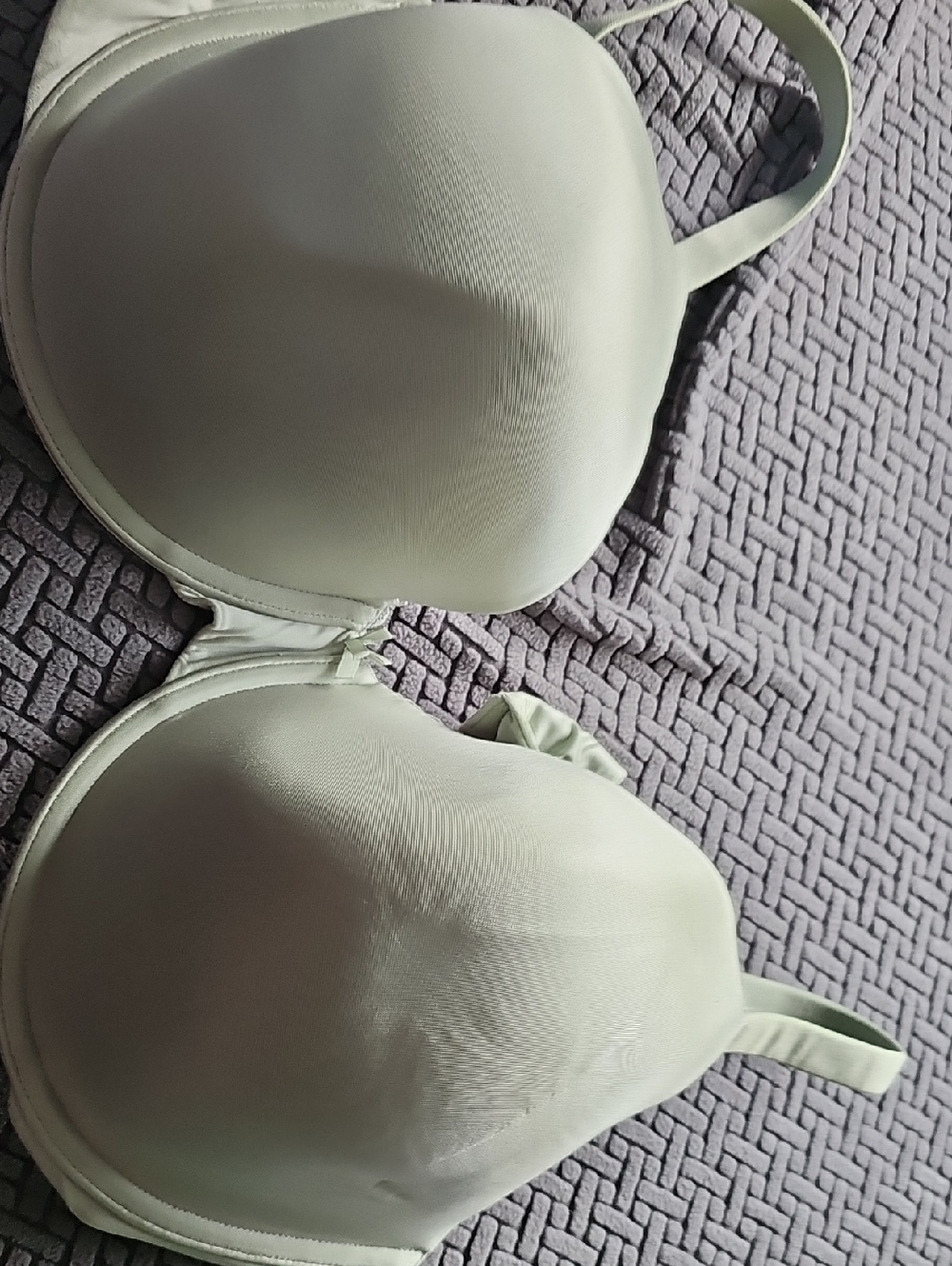 Victoria's Secret Light Sage Smooth Molded Bra